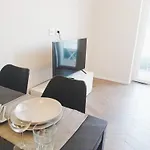 شقة Manzoni House Next And Station By Revenue House كومو