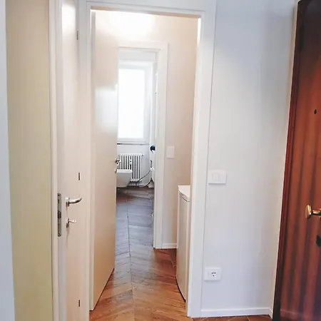 Apartment Manzoni House Next And Station By Revenue House *