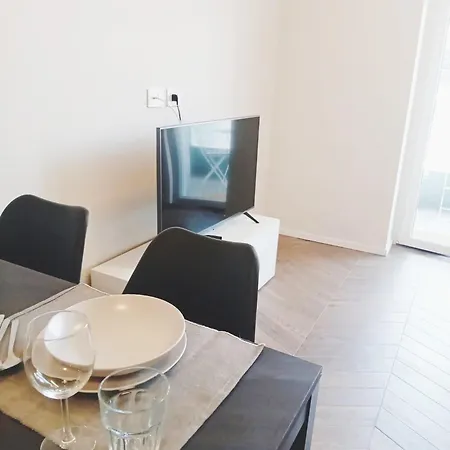Apartment Manzoni House Next And Station By Revenue House Como