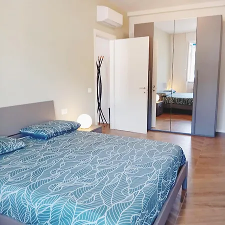 Manzoni House Next Station דירה קומו