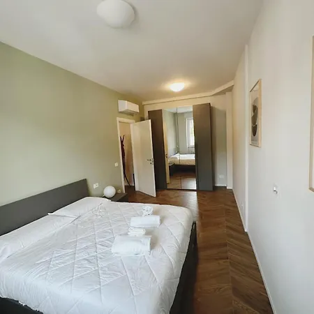 Manzoni House Next Station