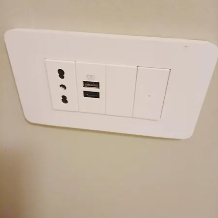 דירה Manzoni House Next Station