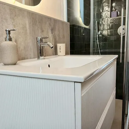Apartamento Manzoni House Next And Station Como