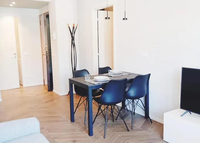 Manzoni House Next Station