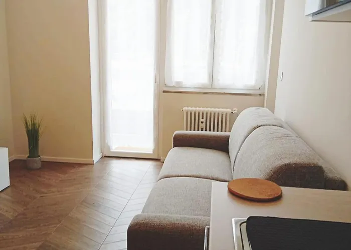 Manzoni House Next Station Apartment